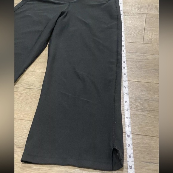 Nike Crop Flare Workout Yoga Athleisure Pants Small XS Black - Picture 7 of 8